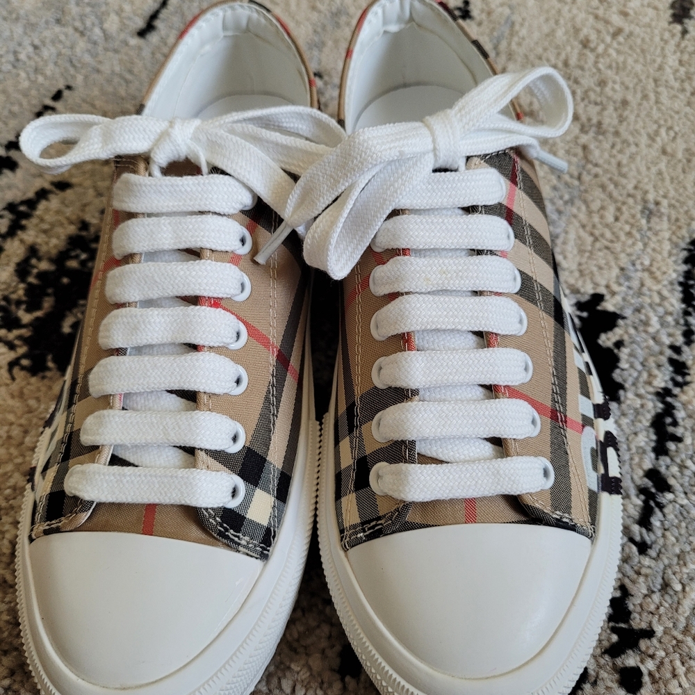Shoes - Picture 2 of 5
